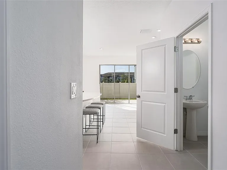 6345 Willowside St — Photo 10