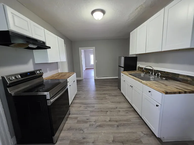 29 Canal St #7 — Photo 7