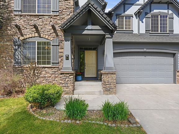 2nd image of 61235 Splendor Ln