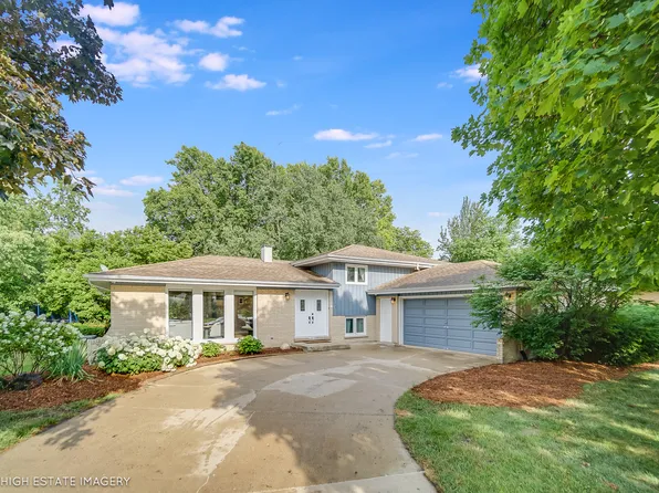 353 Eagle Ln, Bloomingdale, IL 60108