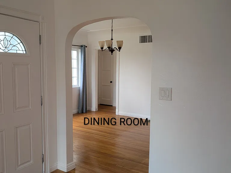 2401 Lomita Verde Dr — Photo 5