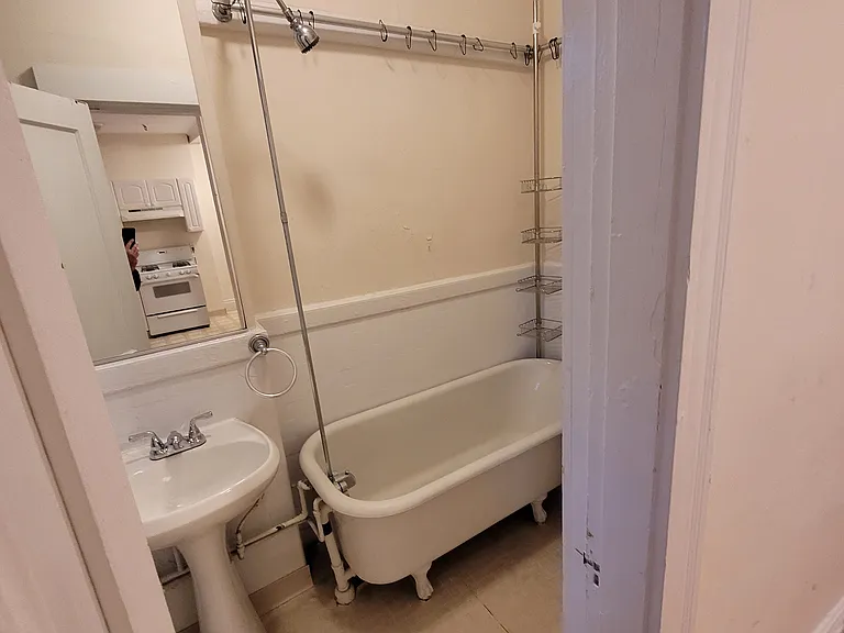 60 Queensberry St #A-1 — Photo 10