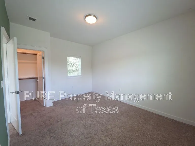 6800 Menchaca Rd #4 — Photo 14