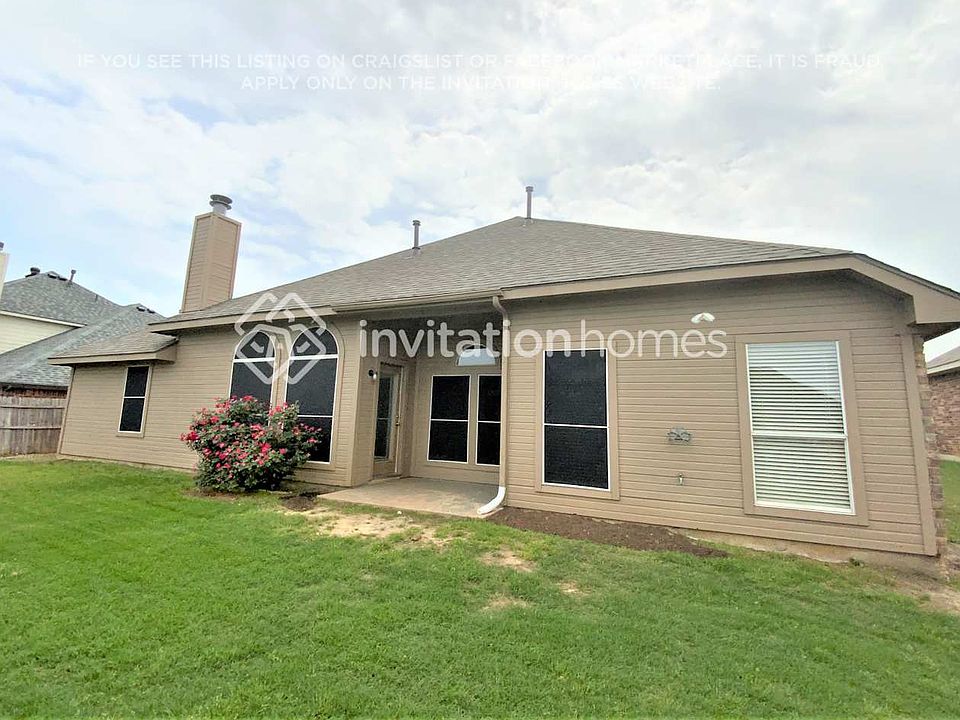 2nd image of 505 Lakeview Cir