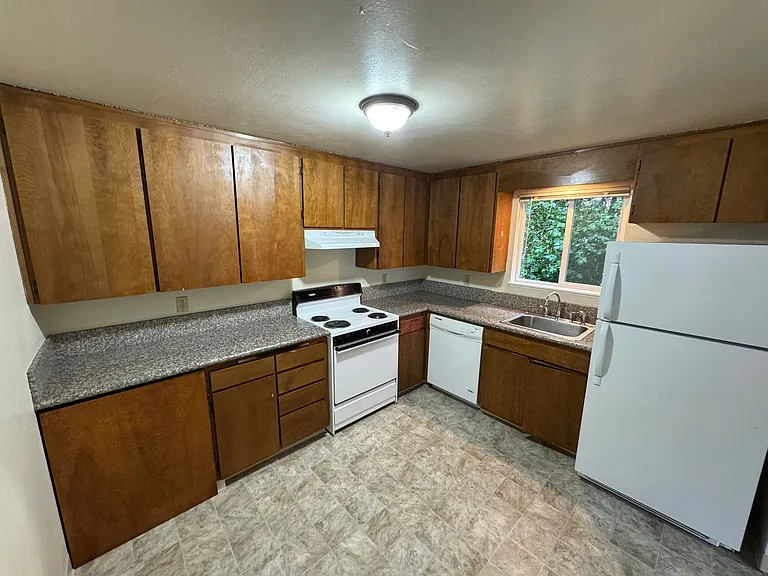197-2105-09 Lincoln — Photo 1