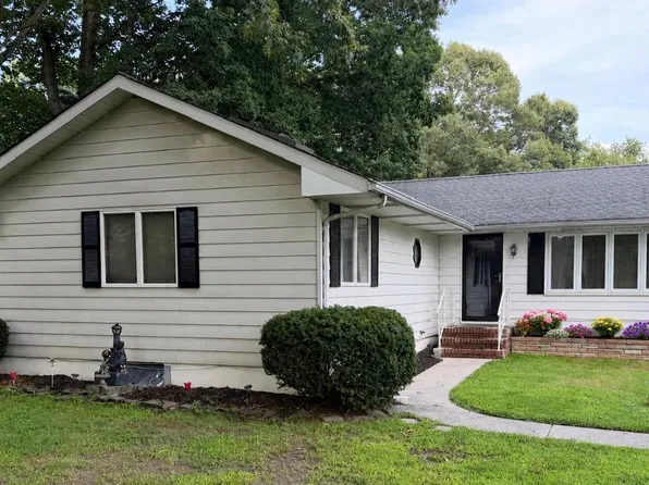11 Acorn Dr, Bridgeton, NJ 08302
