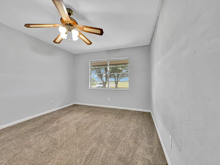 9209 FM 1570 N — Photo 16