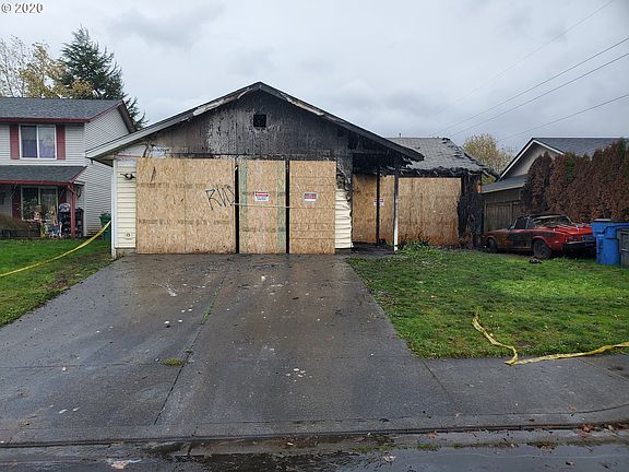2nd image of 903 SE 147th Ave