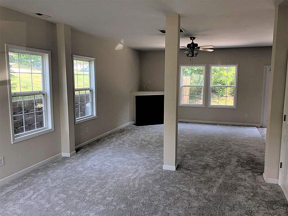 3rd image of 823 Woodside Park Ln