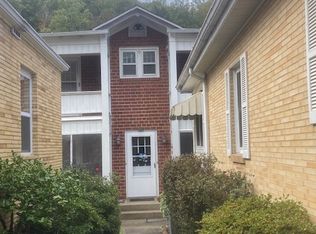 220 E 1st St #C, Weston, WV