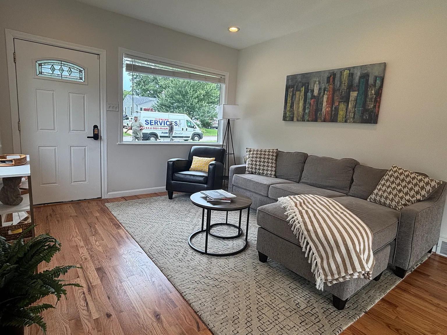 3 bed, 1380 sqft, $3,600 — Photo 3