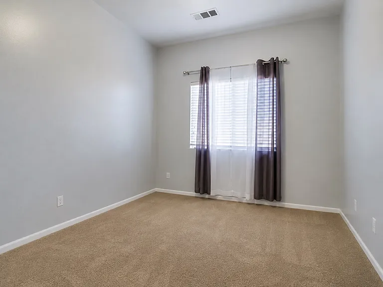 210 Calderdale Dr — Photo 8