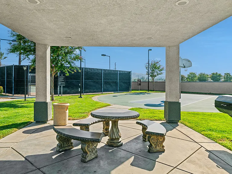 Barton Vineyard Apartments — Photo 18