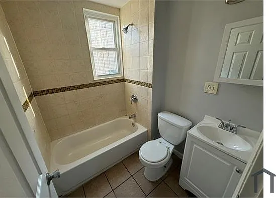 641 15th Ave #1L — Photo 4