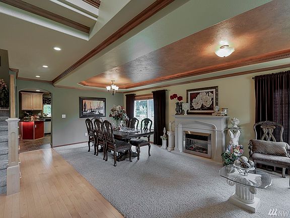 5th image of 11220 210th Avenue Ct E