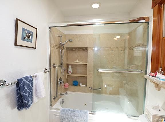 2nd image of 22021 E Cliff Dr Unit B