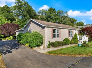 24 Cliff Rd, Ledyard, CT 06339