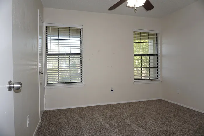 2609 Hamilton Dr — Photo 22