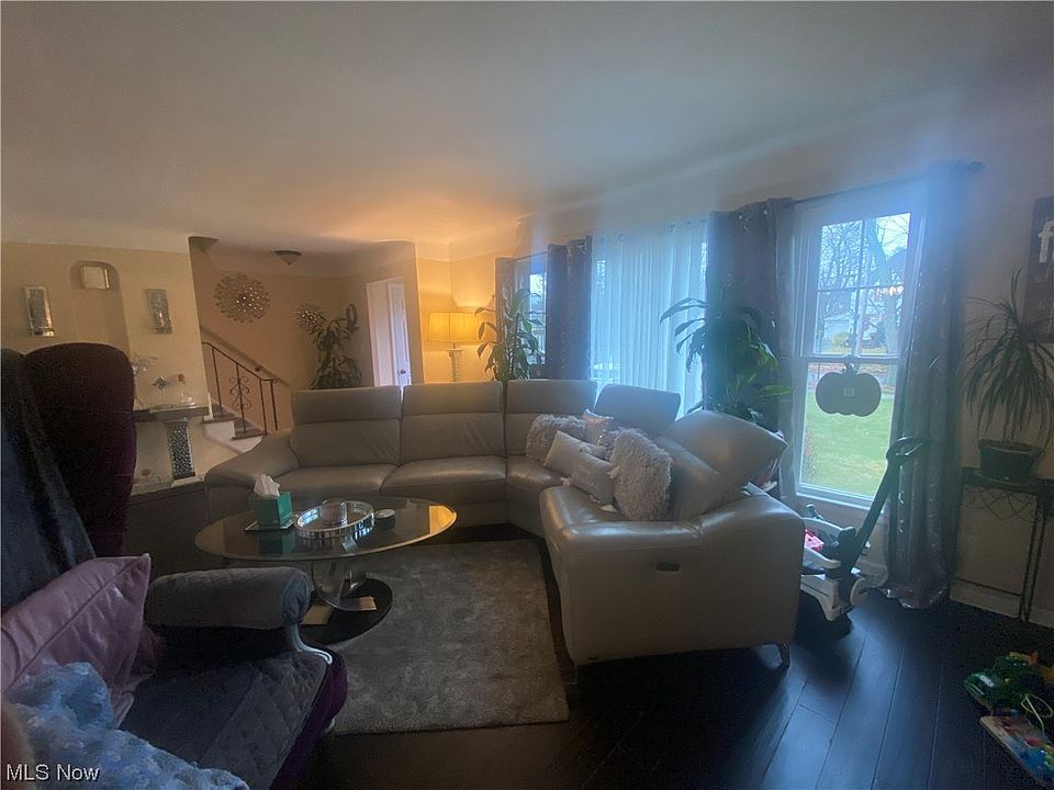 1500 Edgefield Rd, Lyndhurst, OH 44124 Zillow