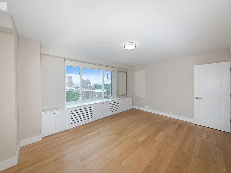 392 Central Park W #17D — Photo 8