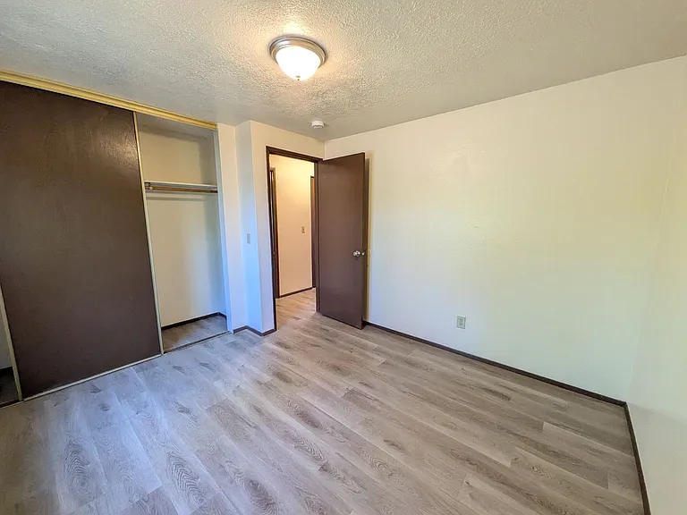 Chelsea Manor Apartments — Photo 66