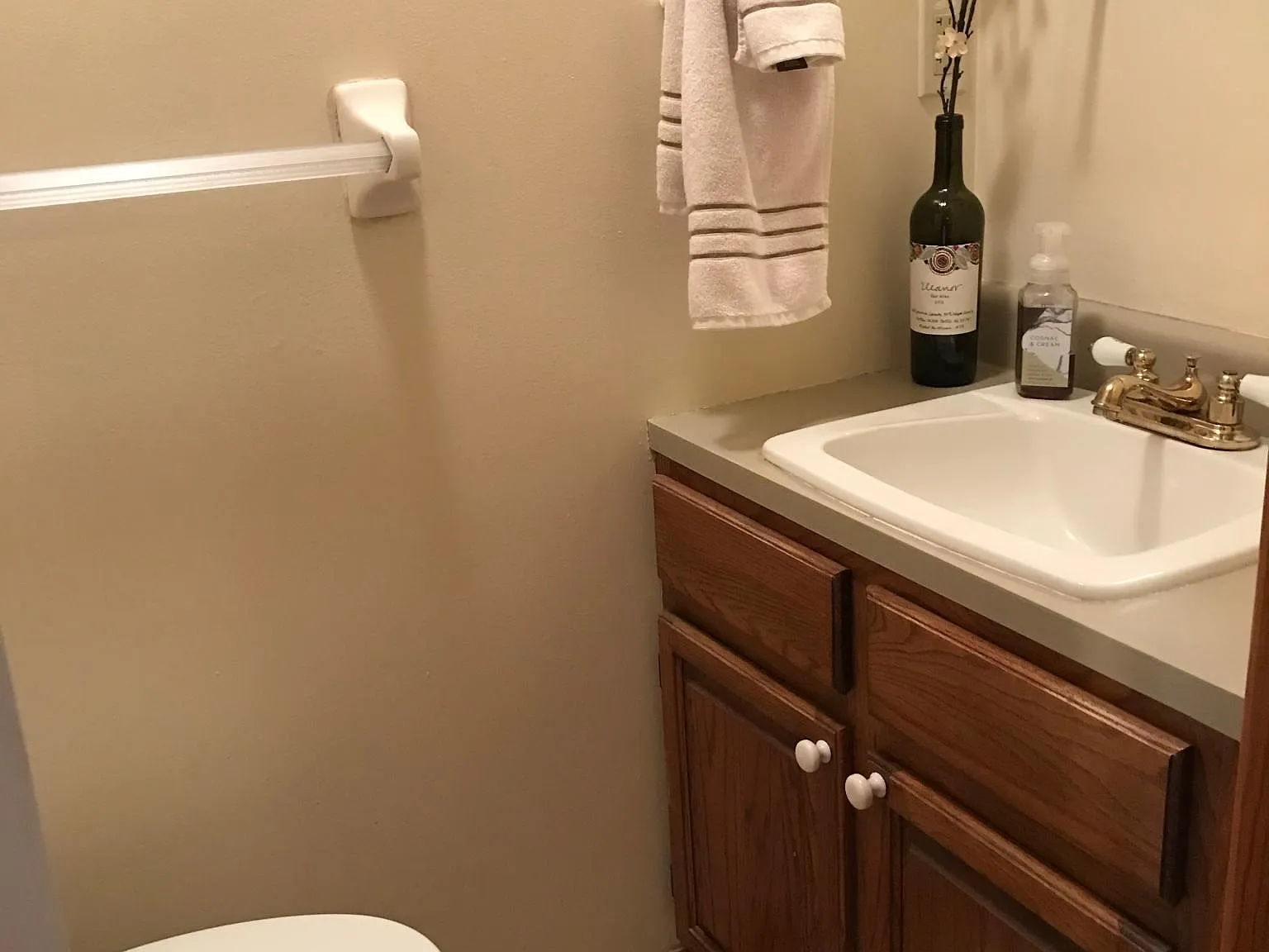 2 bed, 1.5 bath, 1000 sqft, $1,300 — Photo 3