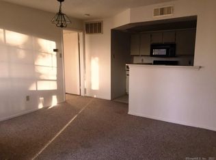 41 Crown Knoll Ct APT 51, Groton, CT 06340