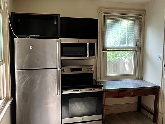 5th image of 333 W Johnson St APT 1B