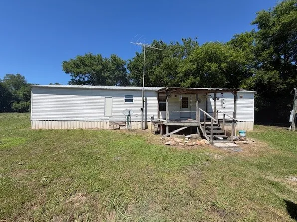 101 1/2 Harvey St, Annona, TX 75550