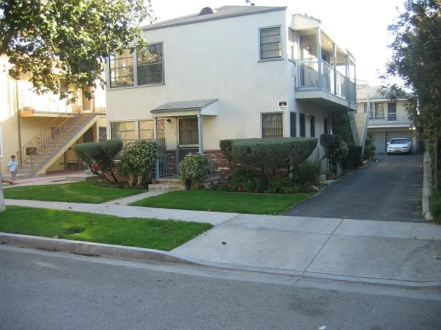 212 W Elk Ave #5 — Photo 1