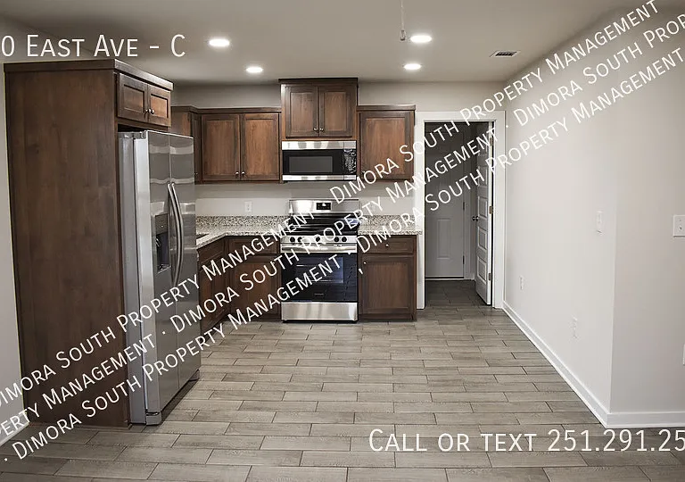 130 East Ave #C — Photo 3