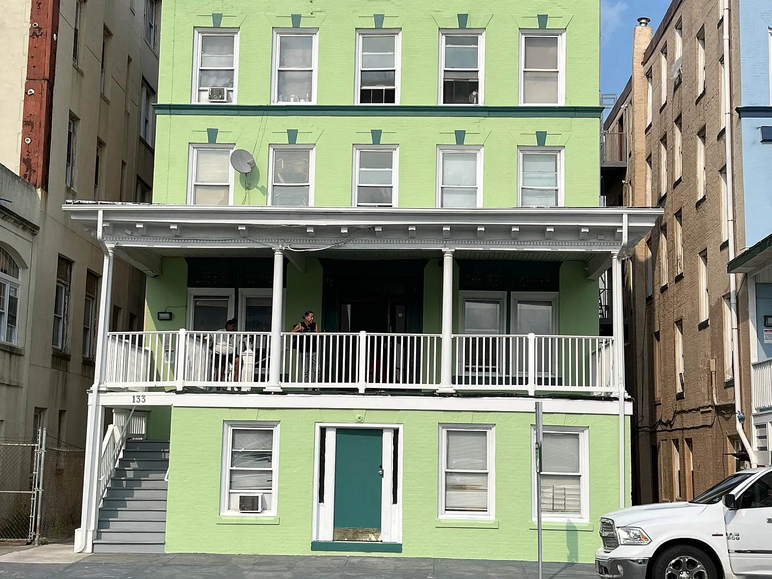 133-135 Saint James Place — Photo 4
