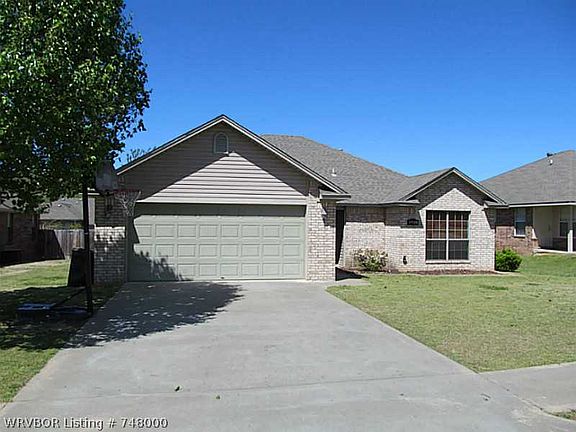 3rd image of 1928 Plum Creek Ln E