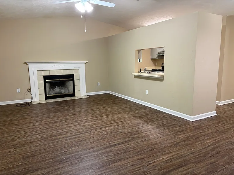 2 bed, 2.0 bath, 1030 sqft, $1,275 — Photo 3