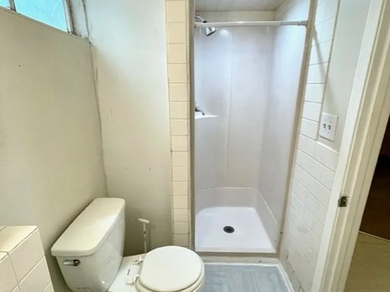 1203 E Walnut St #D — Photo 14