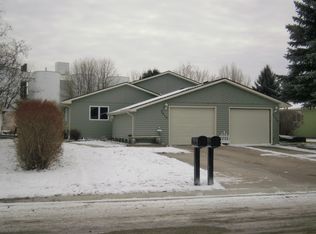 2416 Country Club Pkwy, Moorhead, MN 56560