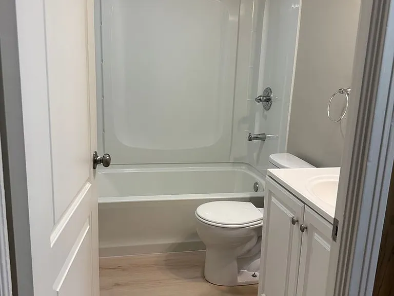 106 Hoover Dr — Photo 16