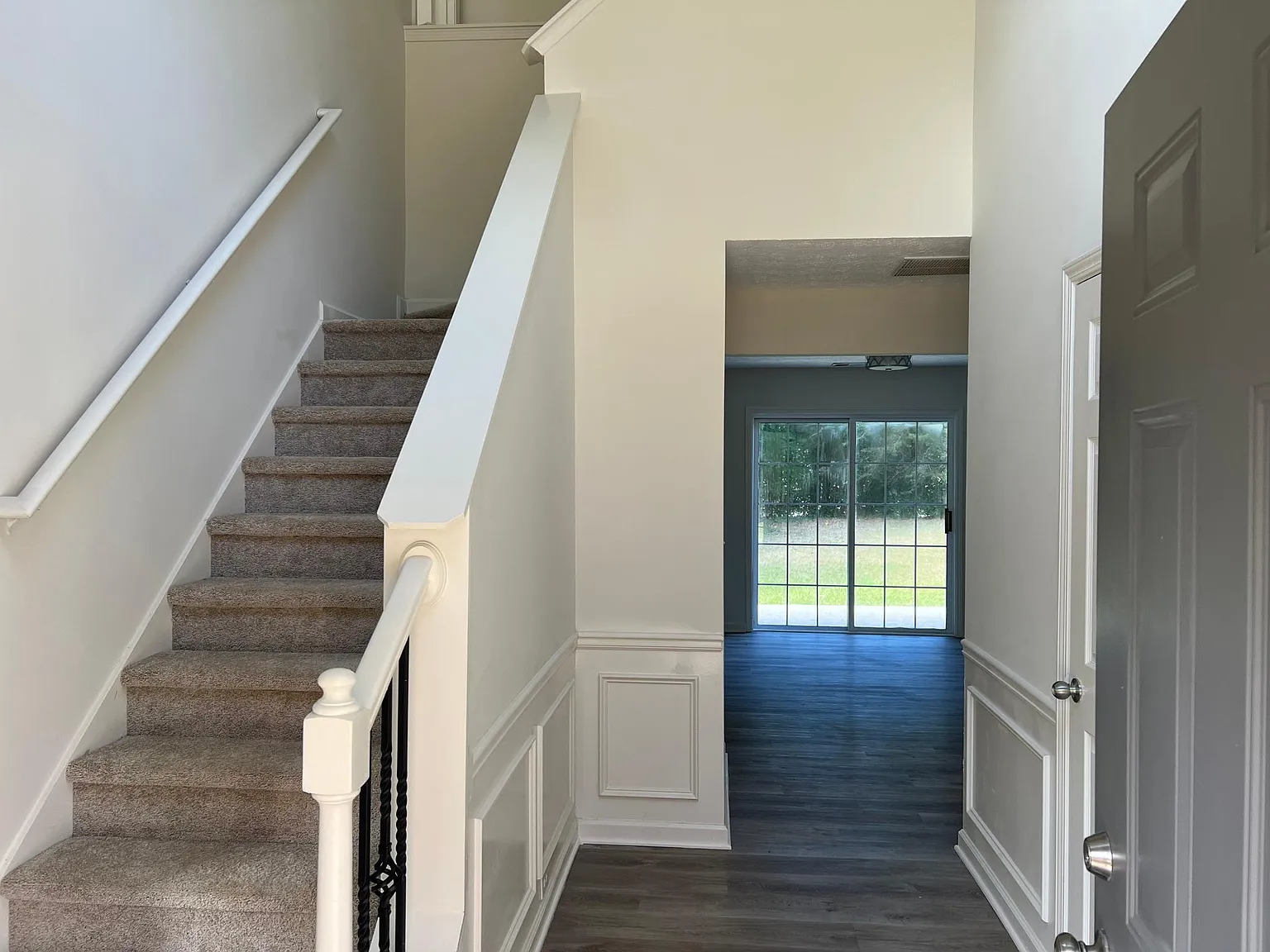 3 bed, 2039 sqft, $2,450 — Photo 4