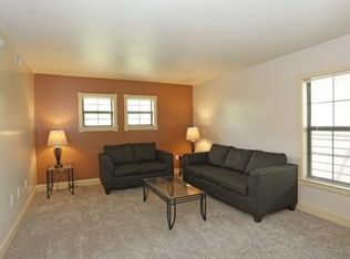 604 Stoughton St, Urbana, IL 61801