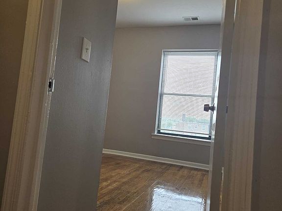 5th image of 6133 S Indiana Ave APT 3W