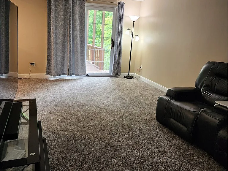 1376 Pheasant Cir — Photo 8