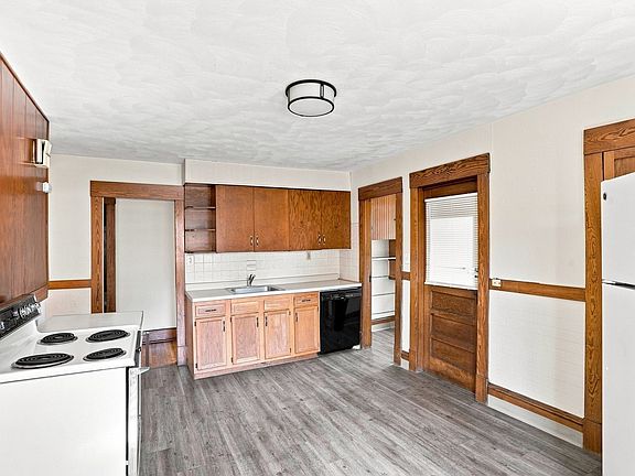 5th image of 39 Bell St