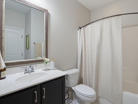 4th image of 619 Laurel Berry Ct