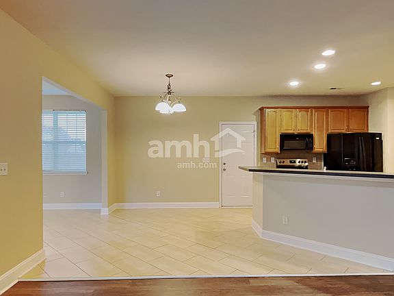 4th image of 9203 Greenheather Dr