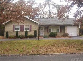 152 Buffalo Ave, Medford, NY 11763