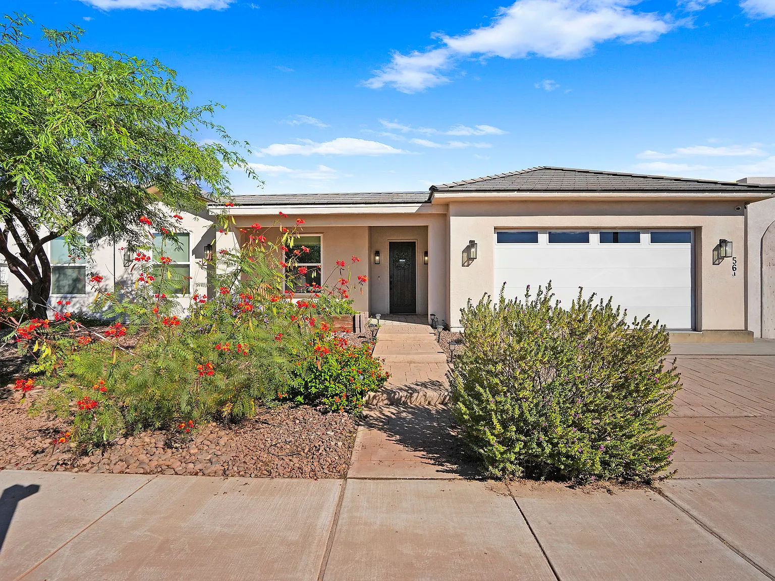 4 bed, 2783 sqft, $3,200 — Photo 2
