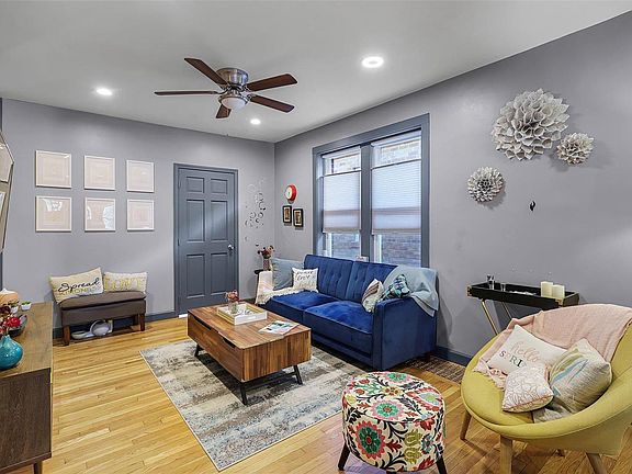 3rd image of 4525 Tholozan Ave