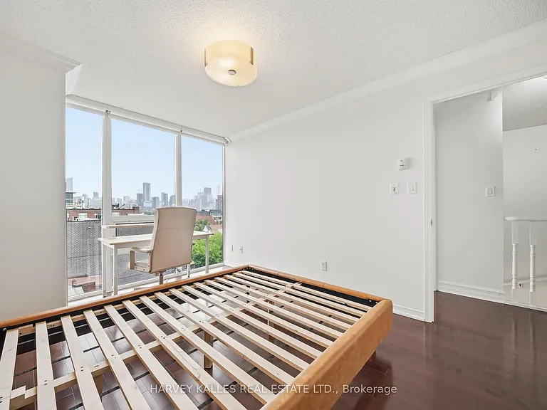 308 Palmerston Ave #Penthouse 14 — Photo 22