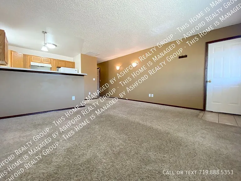 335 Trapper Ln — Photo 4