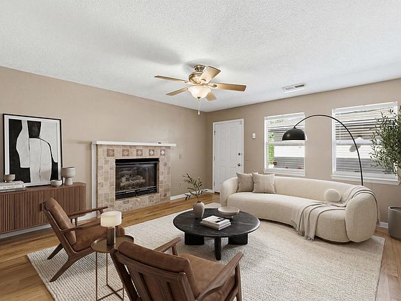 3rd image of 3818 Thrushwood Dr